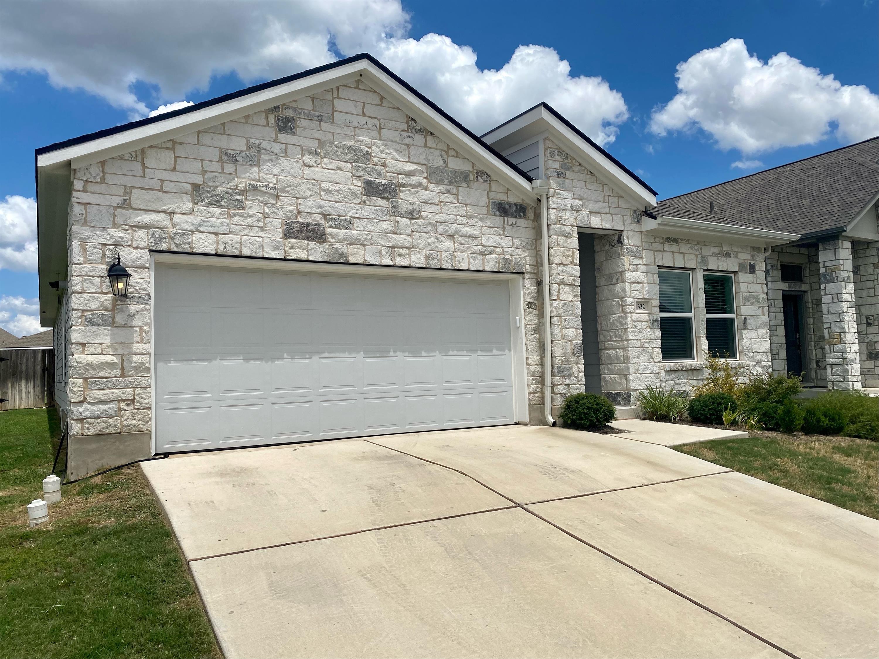 332 Lacey Oak Loop